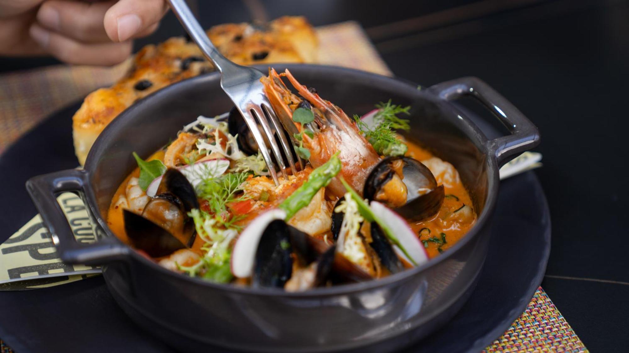 The Abdali Boulevard Hotel Amman Ngoại thất bức ảnh Thai seafood curry
