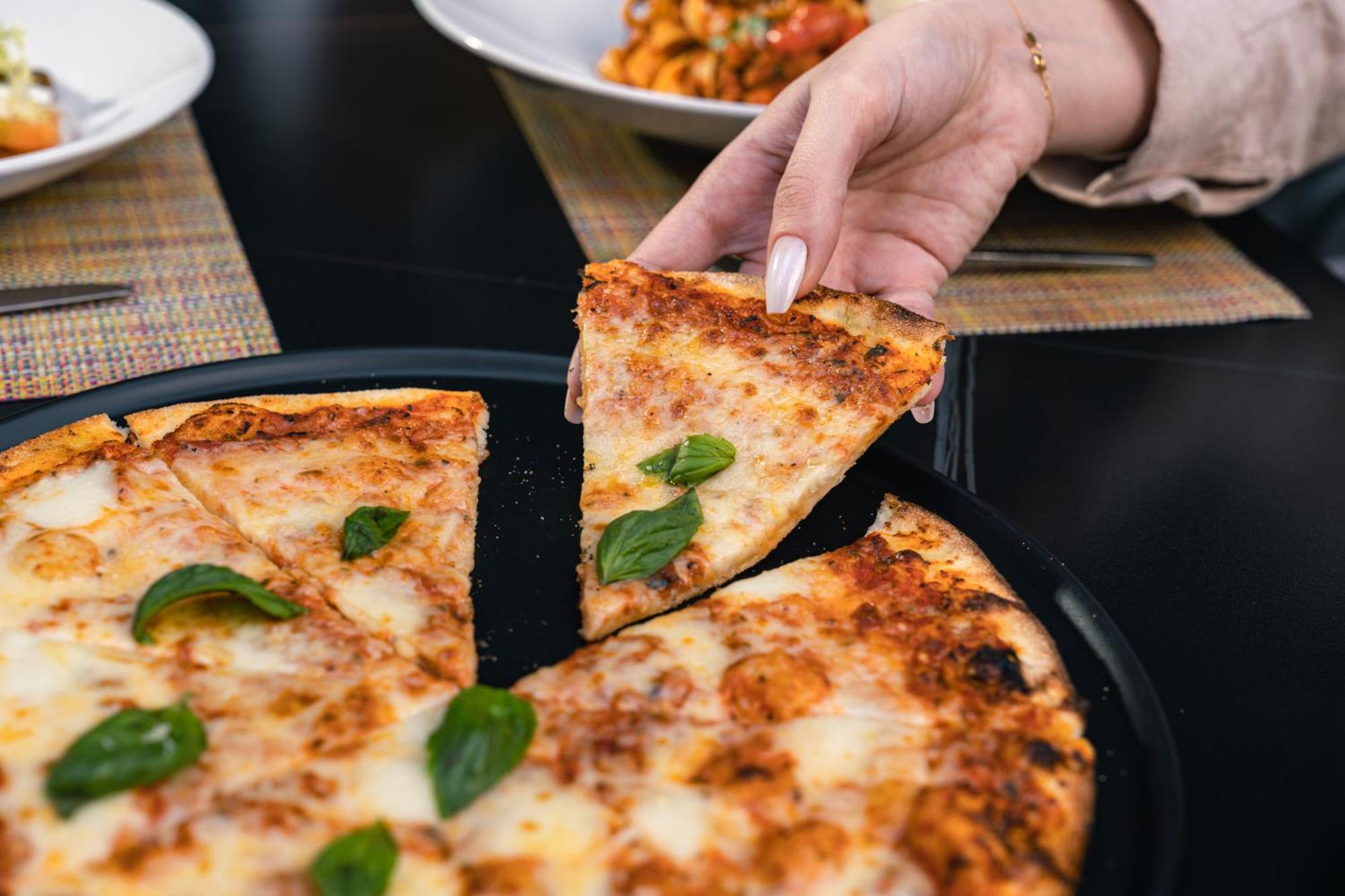 The Abdali Boulevard Hotel Amman Ngoại thất bức ảnh Pizza